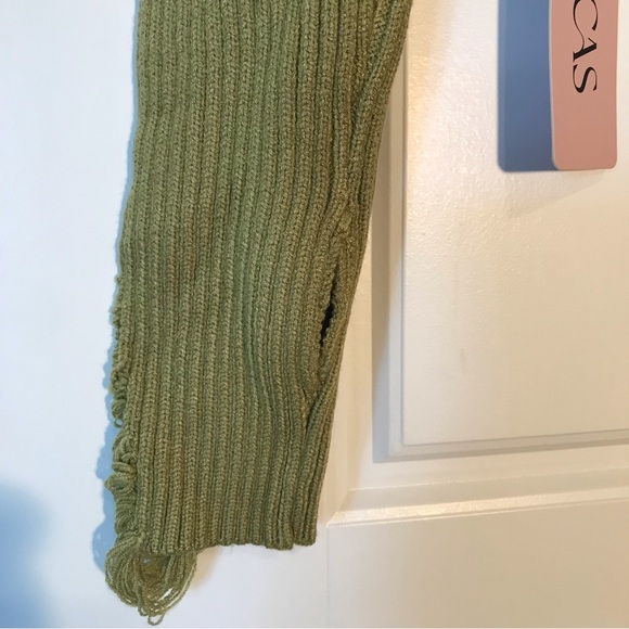 Micas Off Shoulder Frayed Rib Knit Top - Picture 4 of 4